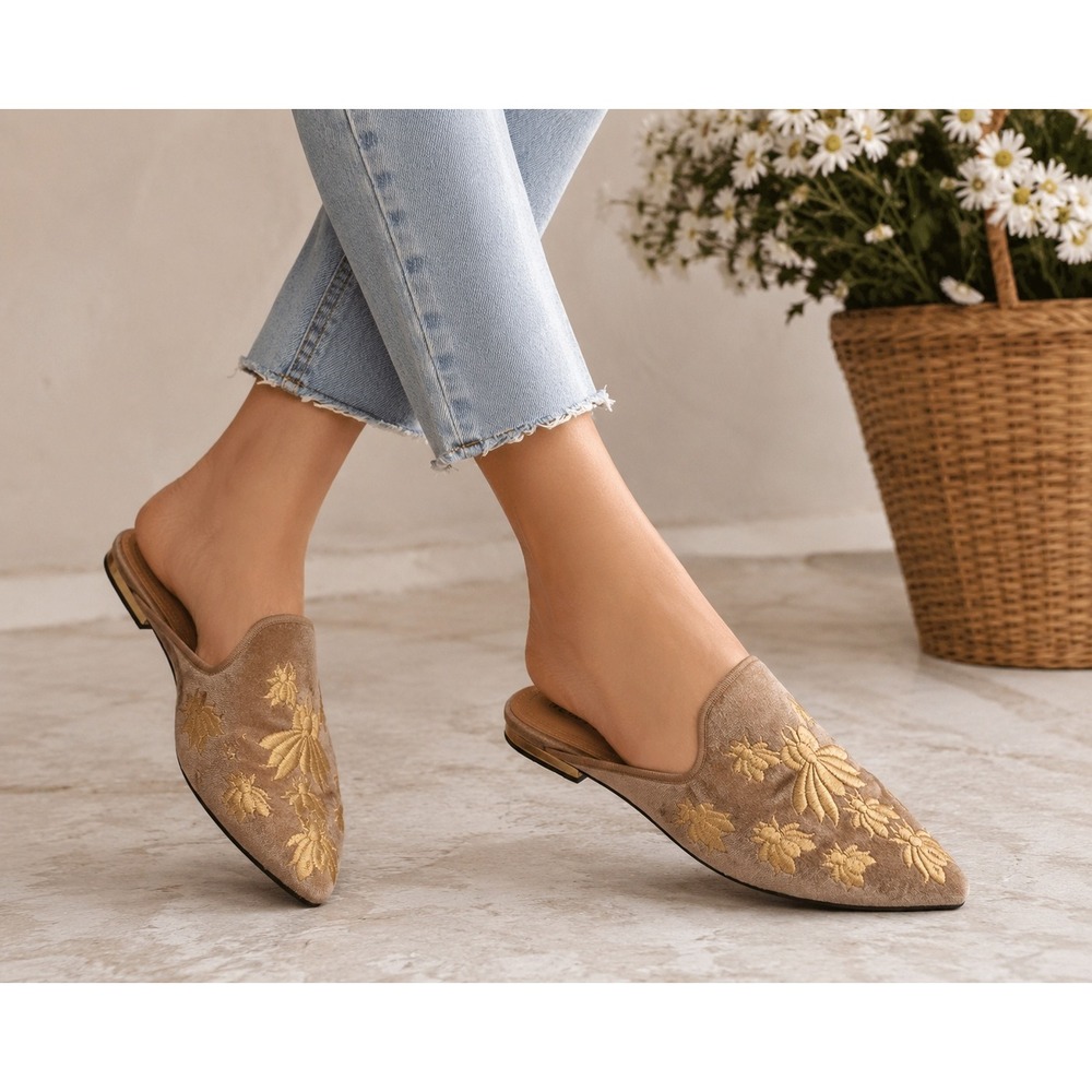 Mavirs Tan Velvet Embroidered Bee Floral Pointed Toe‎ Mule Flats Shoes Size 6